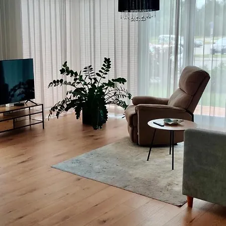 Raadiraja Terrassiga Apartment